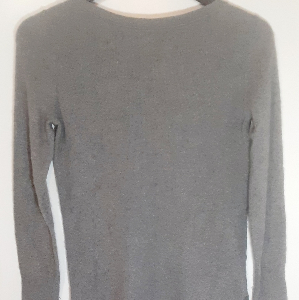 Banana republic gray sweater - Picture 4 of 6